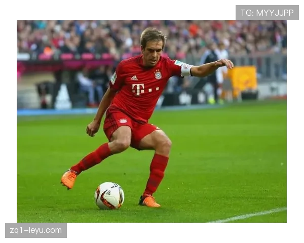 滕哈赫防守端提升点：近期防线表现稳健，结构优化成关键